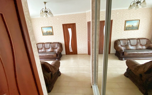 Yevrotreshka Solnechnaya Flat
