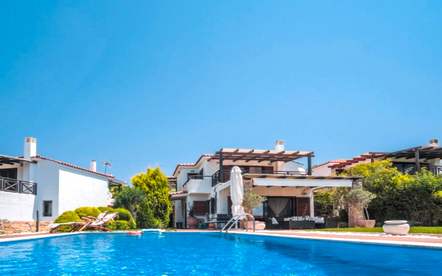 Luez Private Pool Elani Villa