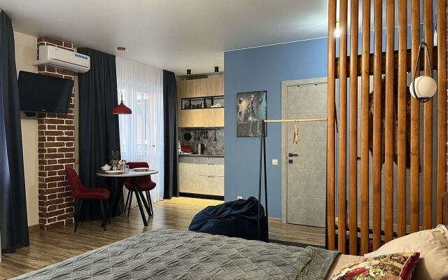 Улучшенные апартаменты Яркий Лофт панорамным видом из окна