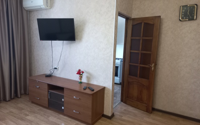 Na Ulitse Akademika Krylova 7 Apartments