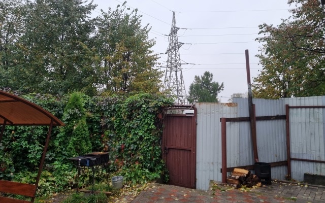 Na Ostrovskogo 1 Private house