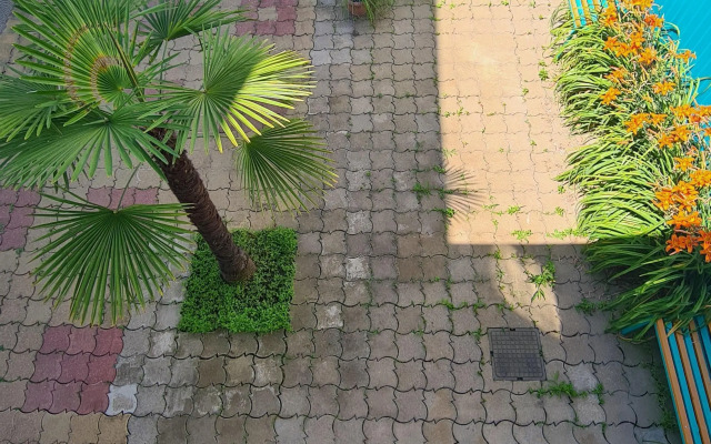 Uyut Loo Guest House