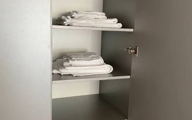 Prostornaya Kvartira V 5 Min Ot Nii Petrova/Granova Lodging House