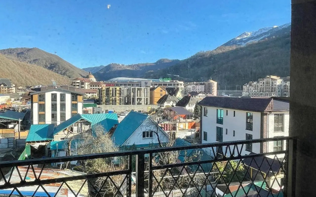 Квартира Просторная студия с террасой напротив отеля Мариотт