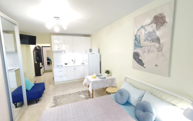 Semeynye S Balkonom Lesnaya Apartments