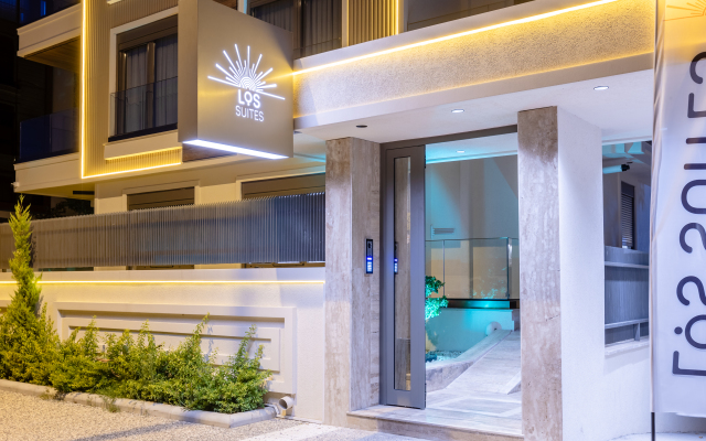Los Suites Apartment Hotel