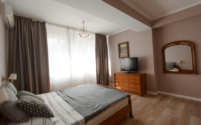 Rivyera Flat