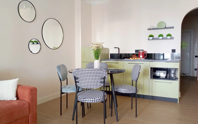 Liberty Biznes-Klass v Tsentre s Parkovochnym Mestom Apartments
