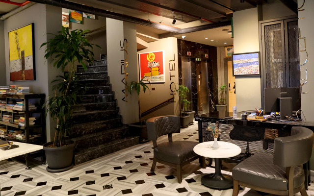 Marius Hotel