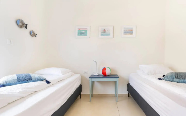 GW002 Gugel Waves Amazing Seaview & Garden Family Apartments Flat