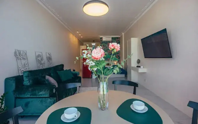 C Shikarnym Vidom na More Flat