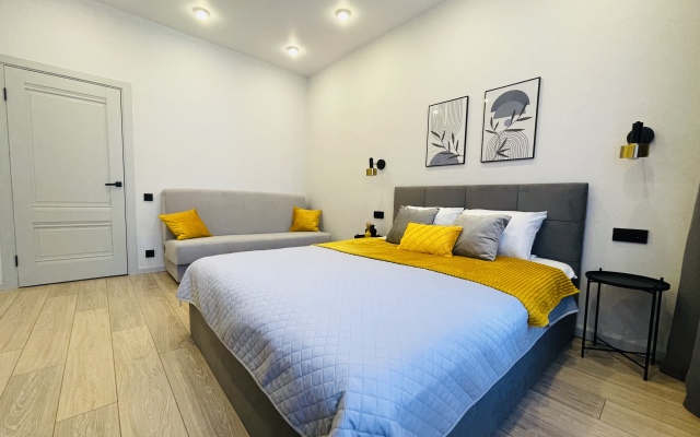 Dvukhkomnatnye apartamenty v tsentre Flat