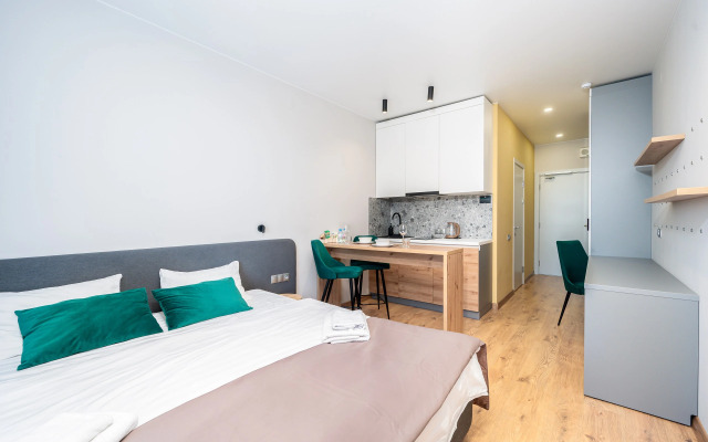 V Apart-Otele Kirovsky Avenir Apartments