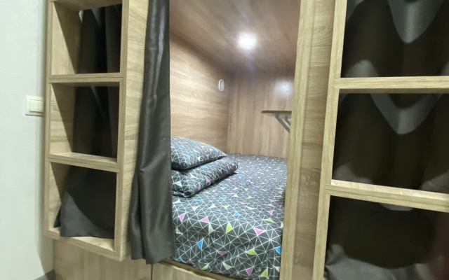 Hostel Kapsulnyij Hotel Vverh Dnom