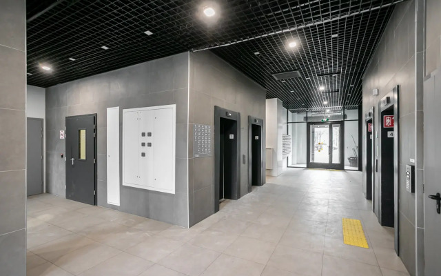 Flat Kvartira Prostornaya Chetyirehkomnatnaya u Metro Okskaya  Flat