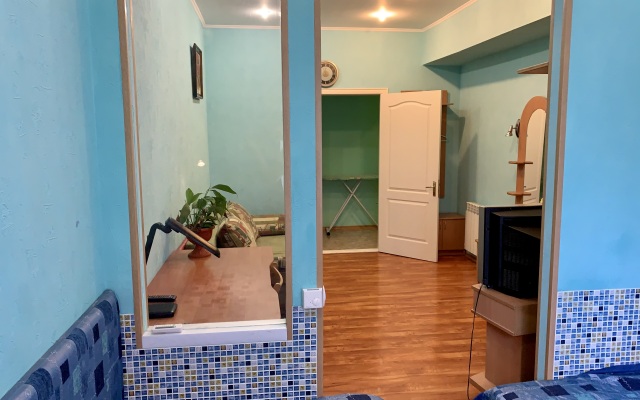 Chetyrekhkomnatnaya Vozle Primorskogo Parka Flat