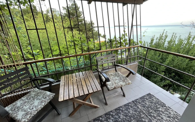 Dvukhetazhny Na Ulitse Drazhinskogo 33 Private house