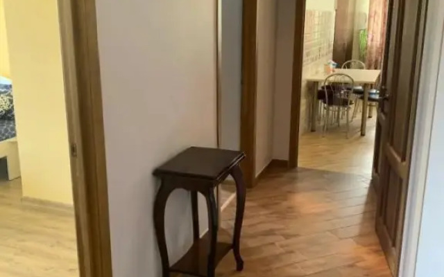 Novomihalovskaya Flat