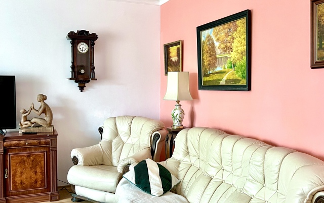 Квартира Комфортная Трехкомнатная в Самом Центре