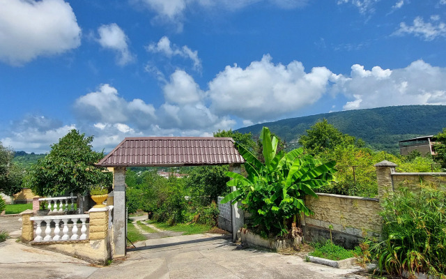 S Vidom na Gory Luchana Private House