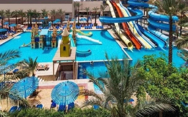 Hostgool Beach Chalets Mirage Bay Resort & Aqua Park