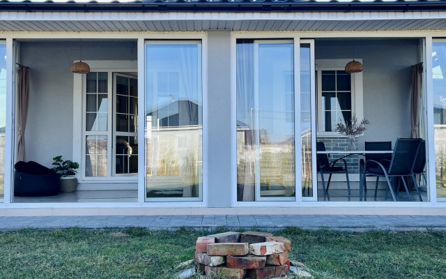 Частный Дом Sokolniki Village Home на побережье с шикарным пляжем
