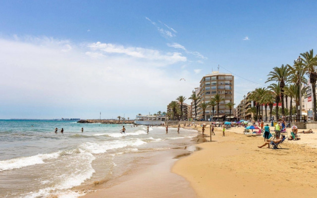 Ispanii 100 Metrov ot Morya na Luchshem Plyazhe Goroda Torrevekha Apartment