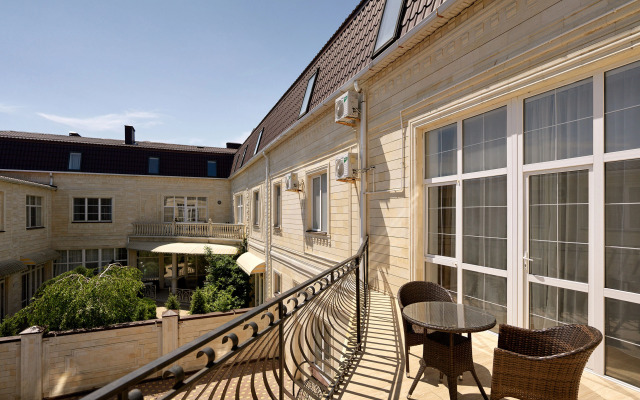 Отель Журавли