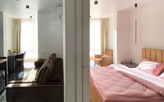 Апартаменты с кроватью и панорамными окнами, 14 этаж