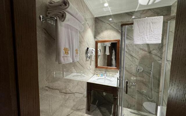Midway Baku Hotel
