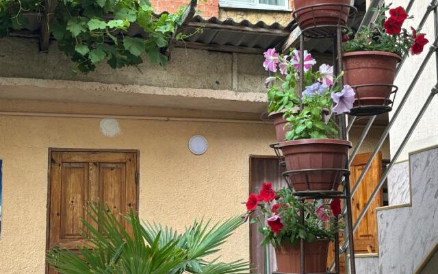 Rianna Guest House