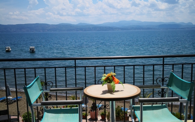 Artemis Hotel