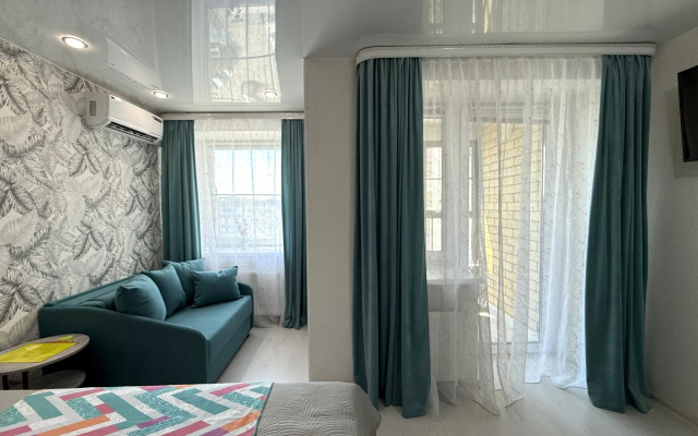 V ZHK Vidnyj Solnce Vstayot k Obedu Apartments