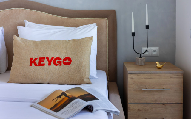 KeyGo #0026, 1 Bedroom, Next To English Park Apartments