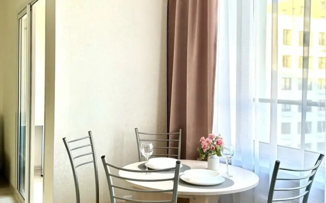 MoonRoom 72 V Yevropeyskom ryadom s akvaparkom Flat