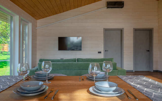 Friends & Family Guest House