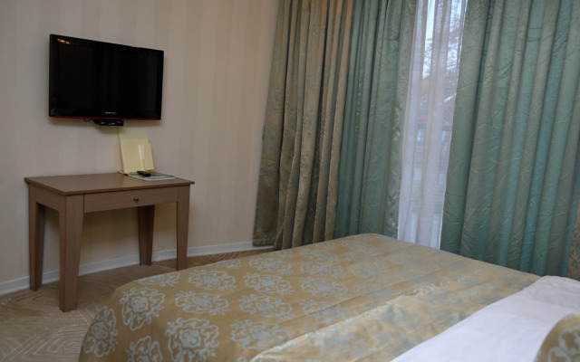 Arena Sheki Hotel