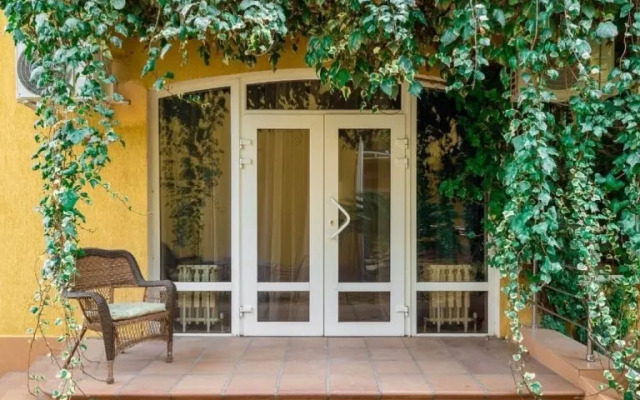 U Morya S Basseinom V ZhK Solnechnyij apt17 Apartments