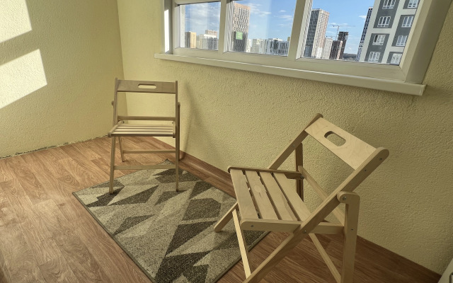 Квартира с лоджией в современном районе с развитой инфраструктурой