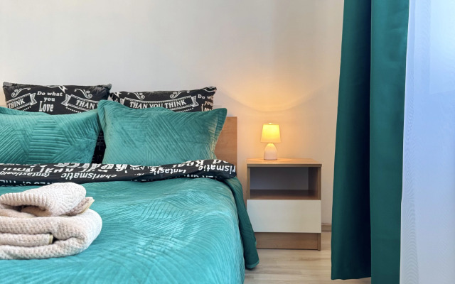 Na Ulitse Kashtanovaya Alleya 169 Flat