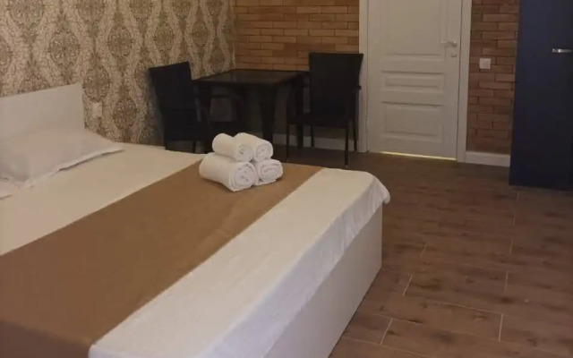 Riverside-Express Hotel