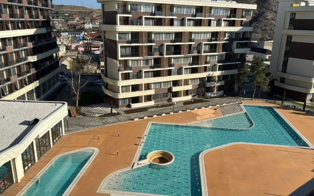 Апартаменты на Набережной 75к2 (710.2)