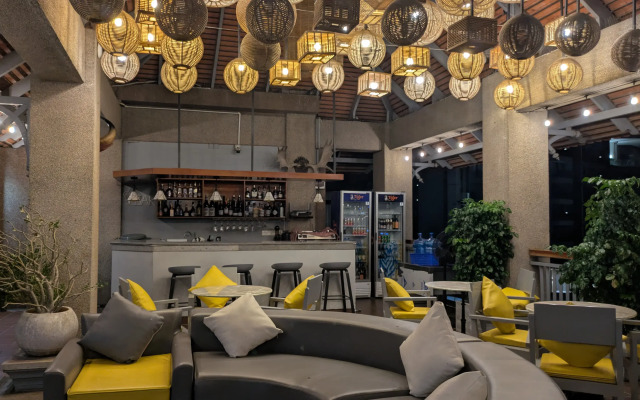 Отель Jaya Suites Hotel