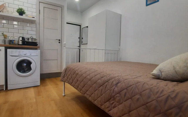 Studiya Ryadom s Metro Flat
