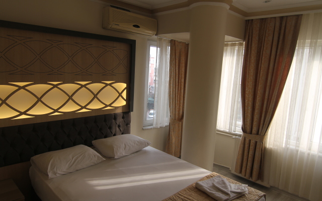 Grand Liza Hotel