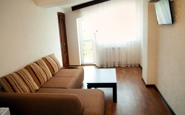 New Astoria Hotel