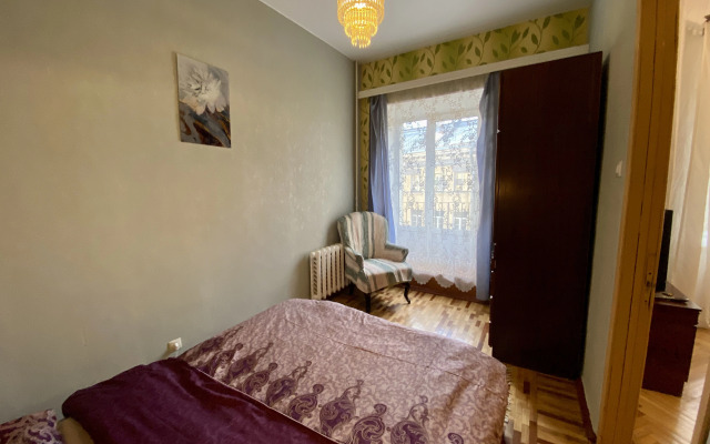 Уютная Семейная двухкомнатная квартира Невский 13 с балконом и парковкой