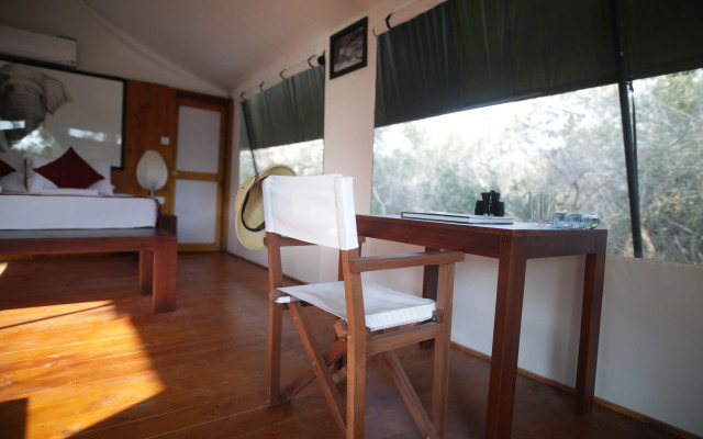 Topan Yala – Luxury Tented Safari