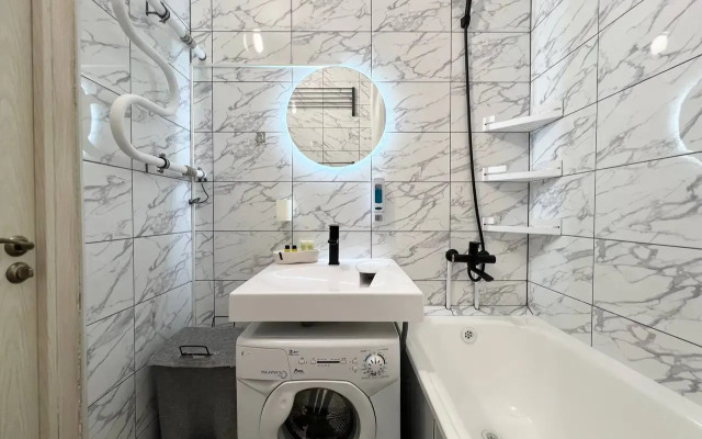 Uyutnaya I Svetlaya U Metro Flat