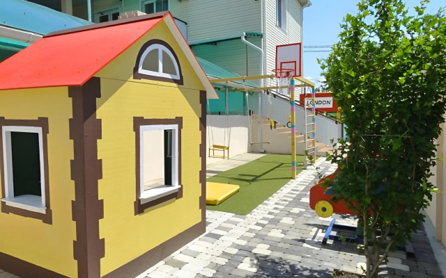 Tri Bogatyirya Guest House
